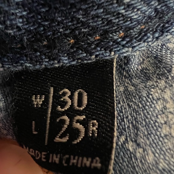 Abercrombie & Fitch Signature Collection Jeans 30, Distressed Mid Rise, Straight - Picture 6 of 8